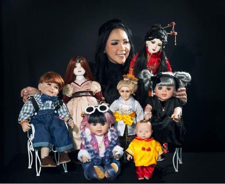 Trend Adopsi Spirit Doll