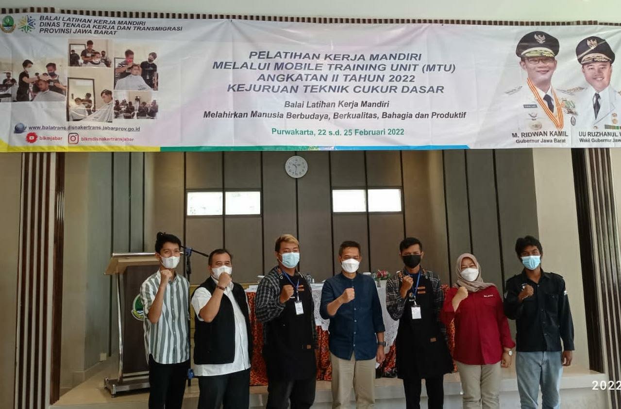 BBC Skills Purwakarta Dapat Pelatihan Keterampilan Mencukur Dari Disnakertrans Jawa Barat