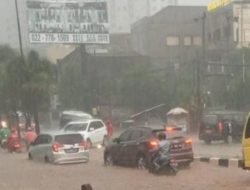 Hujan Deras Jalan Bandung – Cirebon Tergenang Air