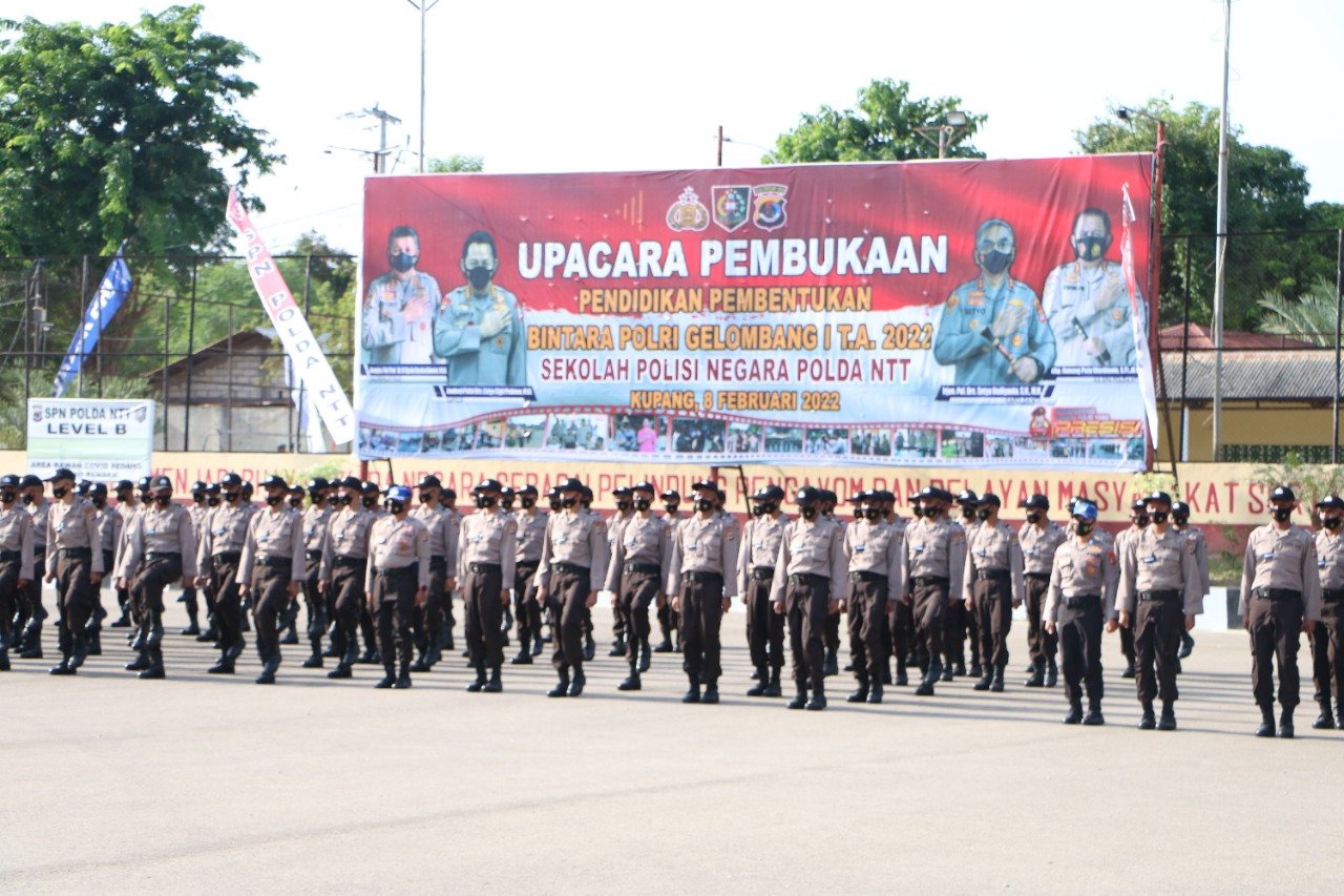 Upacara pemembukaan pendidikan pembentukan Bintara Polri Tahun Anggaran 2022 di Sekolah Polisi Negara Polda NTT