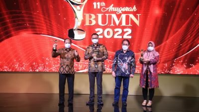 Penghargaan Anugerah BUMN Award ke-11, di terima oleh Jasa Tirta II dalam kategori "Driving Transformation"