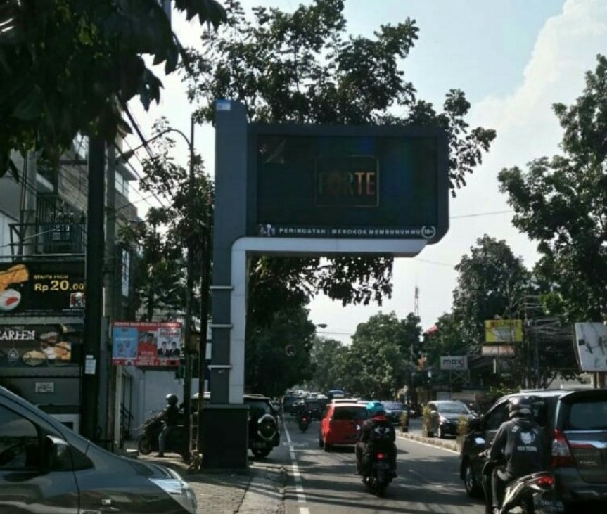 Carut Marut Wajah Reklame Kota Bandung