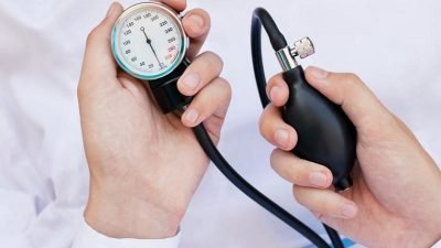 7 Gejala Darah Tinggi yang Sering Disepelekan
