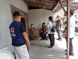 Babinsa Sobokerto Dampingi Tim Kesehatan Gelar Tracking Terkonfirmasi Covid-19