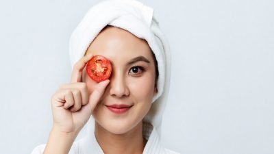 5 Tips Kecantikan untuk Mendapatkan Kulit Sempurna dari Tomat