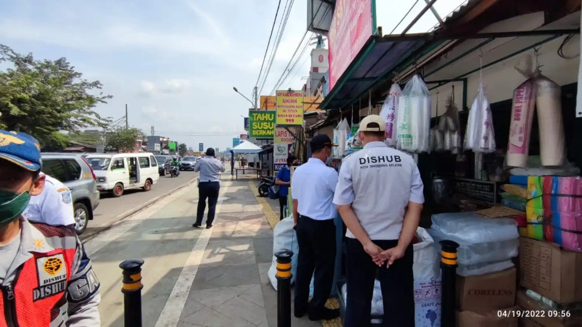 Dishub Tangsel: Kendaraan Parkir di Pedestrian Jalan Akan Ditindak Tegas