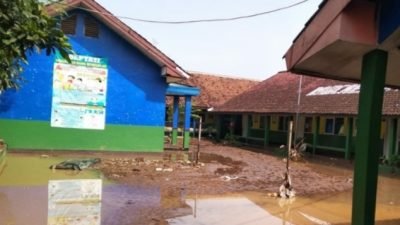 Untuk Kesekian Kalinya SDN 07 Rancaekek Diterjang Banjir