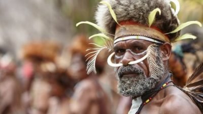 Papua Sayang Papua Malang, Dalam Kendali Kapitalisme