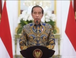 Jokowi Berikan THR, Gaji ke-13, Serta Tunjangan 50% Kepada ASN