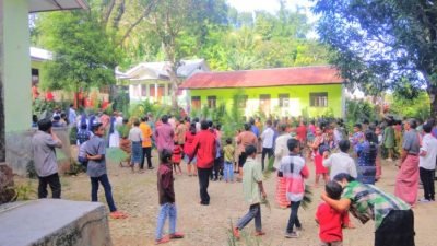 Umat Paroki Santo Petrus Lahurus Mengikuti Perayaan Minggu Palma