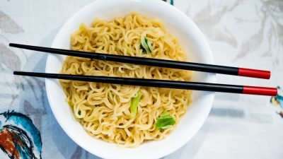 8 Alasan Mengapa Anak-Anak Tidak Boleh Terlalu Sering Konsumsi Mie Instan