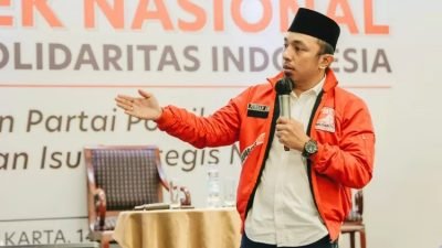 Furqan AMC : Jokowi Komitmen Mengangkat Kesejahteraan Guru, Terutama Guru Honorer
