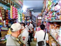 Satpol PP Kota Cimahi Lakukan Operasi Pasar, Edukasi Pelaku Usaha Rokok Ilegal