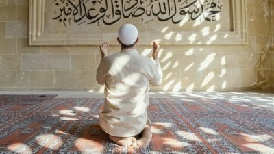 Memperbanyak Ibadah kepada Allah