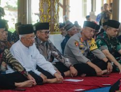 KH Miftah Faridl Ungkap Dua Golongan Manusia Penentu Baik 