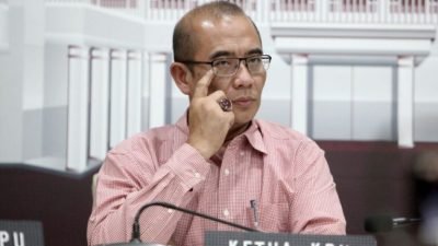 Hasyim Asy’ari dipecat DKPP akibat membina hubungan Romantis dengan Petugas Pemilu Luar Negeri