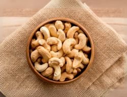 Kacang Mete Camilan Lezat Penjaga Kolesterol