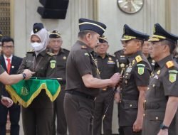 Jaksa Agung ST Burhanuddin Terima Penghargaan ”Tokoh Penegak Hukum Humanis” dalam Detikcom Awards 2024